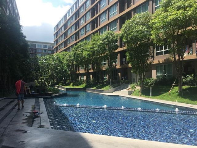 6A111422 ให้เช่าคอนโด วิวสระ เฟอร์นิเจอร์ครบ ราคาถูก เดือนละ 9,000 บ.