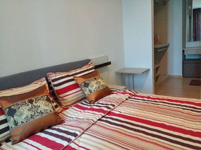 6A40301 ให้เช่าคอนโดย่านเศรษฐกิจ เฟอร์นิเจอร์ครบ อยู่ใกล้ Boat Avenue.