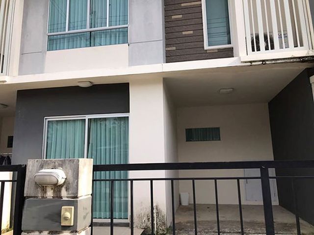 6A120450 ให้เช่าทาวน์เฮ้าส์สองชั้น 3ห้องนอน 2ห้องน้ำ เนื้อที่ 21 ตรว.