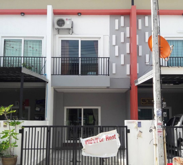 6A111464 ให้เช่าทาวน์เฮ้าส์สองชั้น 2ห้องนอน 2ห้องน้ำ พร้อมเฟอร์นิเจอร์.