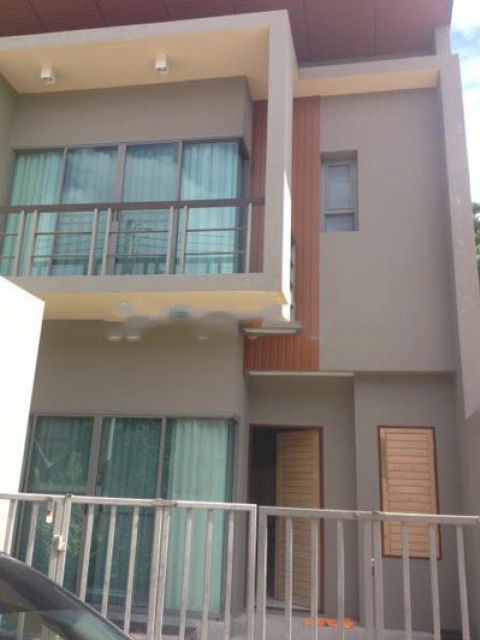 6A90812 ให้เช่าทาวน์โฮมส์ 2 ชั้น 3 ห้องนอน 3 ห้องน้ำ