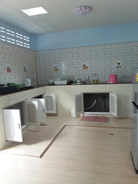 6A90816 ให้เช่าทาวน์เฮ้าส์ 2 ชั้น 3 ห้องนอน 2 ห้องน้ำ พื้นที่ 30 ตรว.