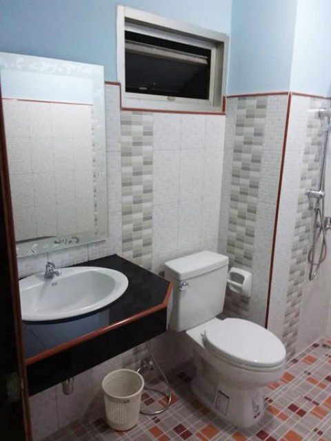 6A90816 ให้เช่าทาวน์เฮ้าส์ 2 ชั้น 3 ห้องนอน 2 ห้องน้ำ พื้นที่ 30 ตรว.