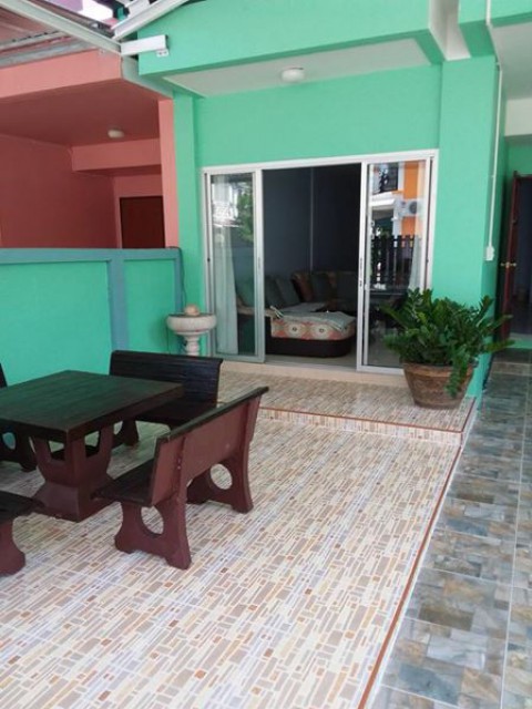 6A90816 ให้เช่าทาวน์เฮ้าส์ 2 ชั้น 3 ห้องนอน 2 ห้องน้ำ พื้นที่ 30 ตรว.