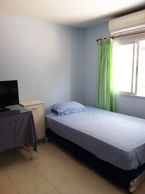 6A90816 ให้เช่าทาวน์เฮ้าส์ 2 ชั้น 3 ห้องนอน 2 ห้องน้ำ พื้นที่ 30 ตรว.