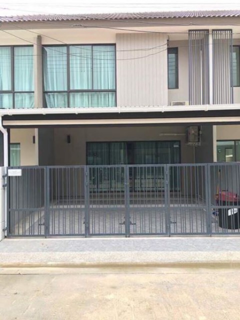 6A111480 ให้เช่าทาวน์เฮ้าส์ 2 ชั้น 3 ห้องนอน 2 ห้องน้ำ พื้นที่ 25 ตรว.