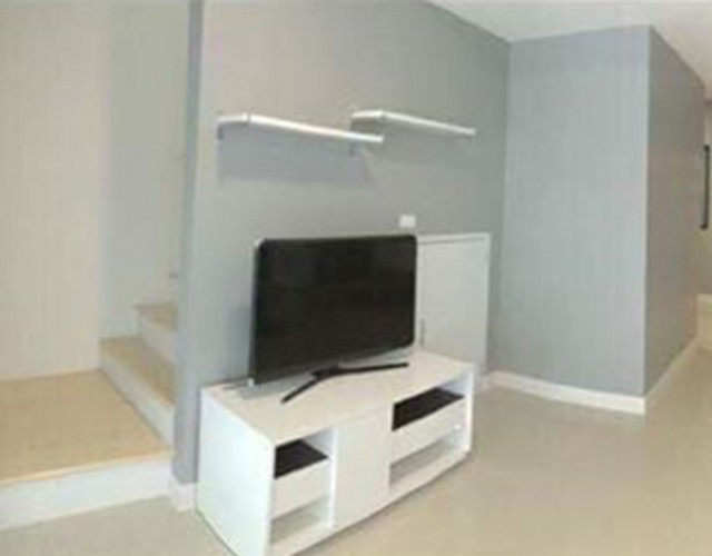 6A111480 ให้เช่าทาวน์เฮ้าส์ 2 ชั้น 3 ห้องนอน 2 ห้องน้ำ พื้นที่ 25 ตรว.