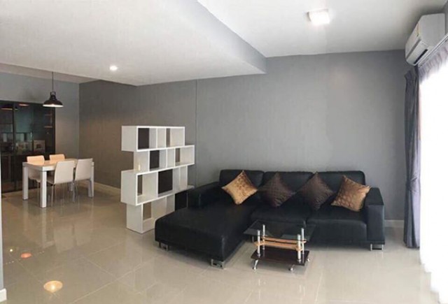 6A111480 ให้เช่าทาวน์เฮ้าส์ 2 ชั้น 3 ห้องนอน 2 ห้องน้ำ พื้นที่ 25 ตรว.