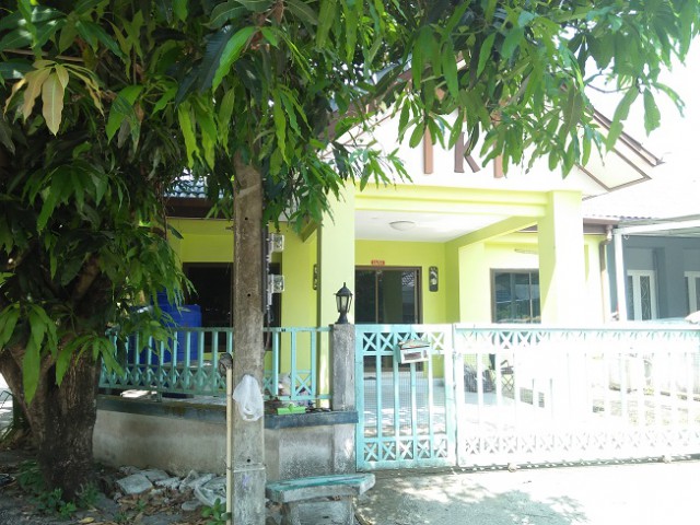 6A101099 ให้เช่าทาวน์เฮ้าส์ชั้นเดียว 3 ห้องนอน 2 ห้องน้ำ พื้นที่ 30 ตรว.