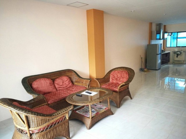 6A111479 ให้เช่าทาวน์เฮาส์ 2 ชั้น 2 ห้องนอน 2 ห้องน้ำ ราคาเช่าเดือนละ 13,000 บาท