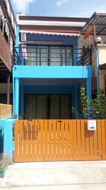 6A111479 ให้เช่าทาวน์เฮาส์ 2 ชั้น 2 ห้องนอน 2 ห้องน้ำ ราคาเช่าเดือนละ 13,000 บาท