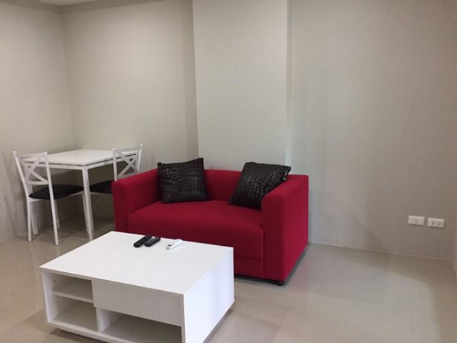 6A101104 ให้เช่าคอนโดมิเนียม ชั้น 2 มี 1 ห้องนอน 1 ห้องน้ำ เนื้อที่ 40 ตรม.