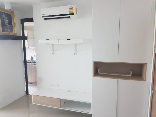 6A101105 ให้เช่าคอนโด วิวสระ 1 ห้องนอน 1 ห้องน้ำ เฟอร์นิเจอร์ครบครัน