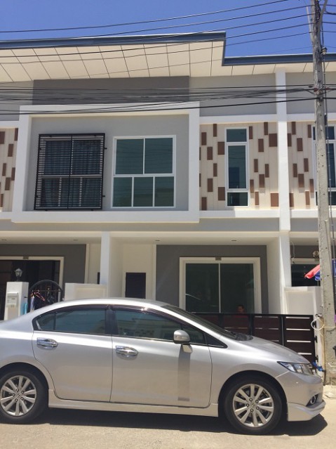 6A120463 ให้เช่าทาวน์เฮ้าส์ 2 ชั้น 3 ห้องนอน 3 ห้องน้ำ พื้นที่ 21 ตรว.