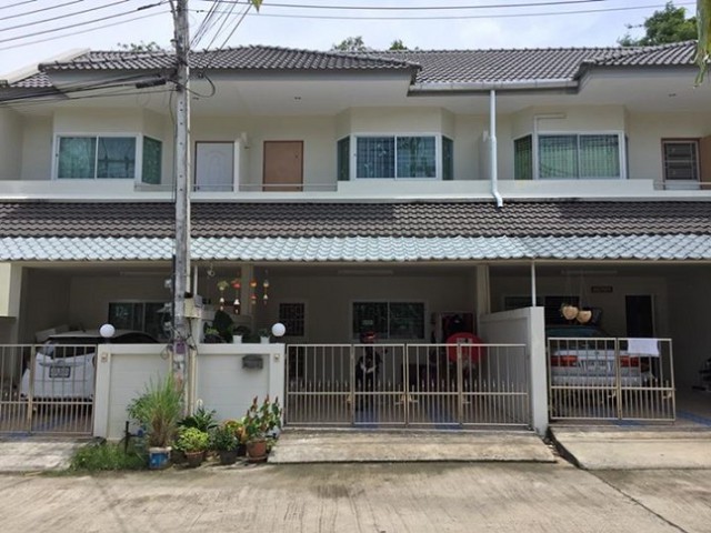 6C100166 ขายทาวน์เฮ้าส์ 2 ชั้น 2 ห้องนอน 2 ห้องน้ำ พื้นที่ 22.5 ตรว.