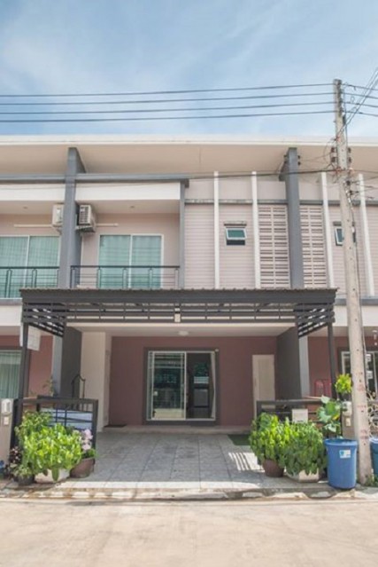 6C110322 ขายทาวน์เฮ้าส์ 2 ชั้น 3 ห้องนอน 2 ห้องน้ำ พื้นที่ 21 ตรว.
