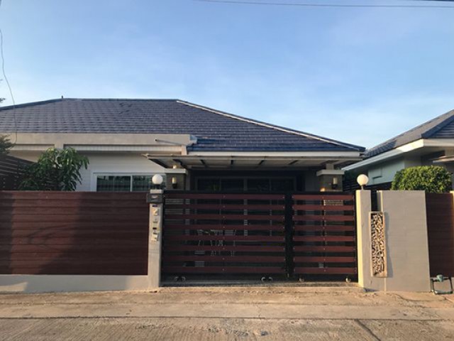 6A20062 ให้เช่าบ้านแฝดชั้นเดียว 2 ห้องนอน 2 ห้องน้ำ ราคาเช่าเดือนละ 22,000 บาท