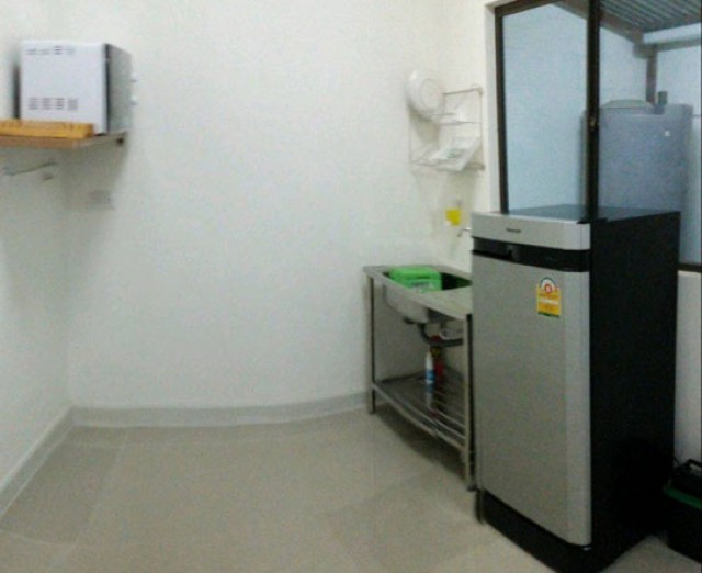 6A111507 ให้เช่าทาวน์เฮาส์ 2 ชั้น 3 ห้องนอน 2 ห้องน้ำ 1 ห้องครัว 1 ที่จอดรถ