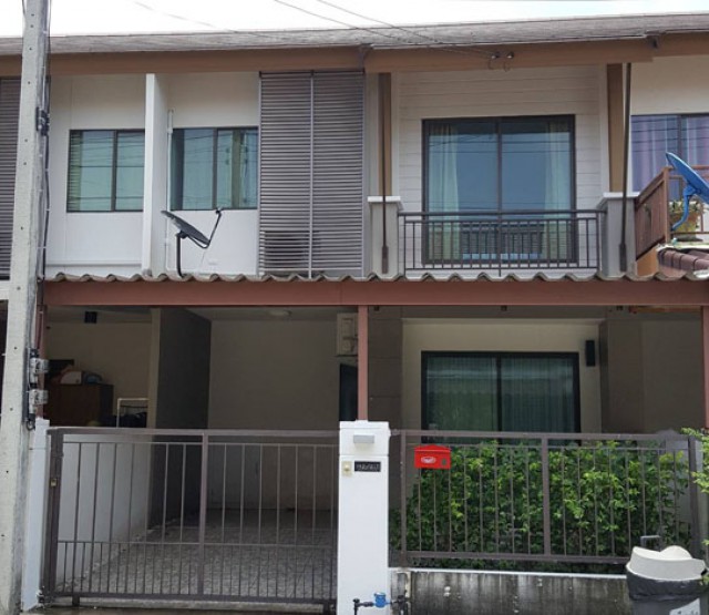 6A111507 ให้เช่าทาวน์เฮาส์ 2 ชั้น 3 ห้องนอน 2 ห้องน้ำ 1 ห้องครัว 1 ที่จอดรถ