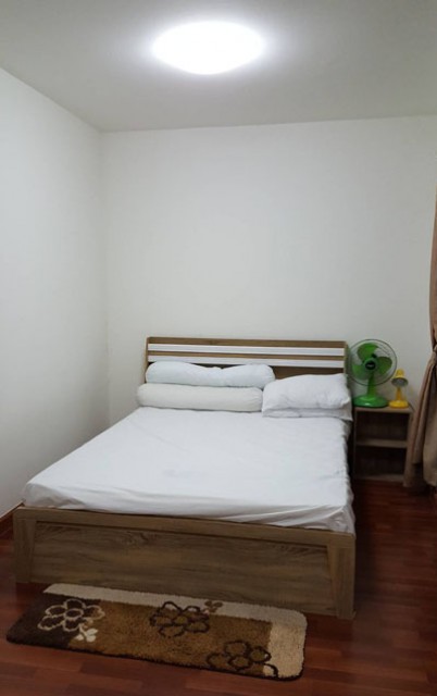 6A111507 ให้เช่าทาวน์เฮาส์ 2 ชั้น 3 ห้องนอน 2 ห้องน้ำ 1 ห้องครัว 1 ที่จอดรถ