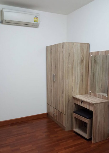 6A111507 ให้เช่าทาวน์เฮาส์ 2 ชั้น 3 ห้องนอน 2 ห้องน้ำ 1 ห้องครัว 1 ที่จอดรถ