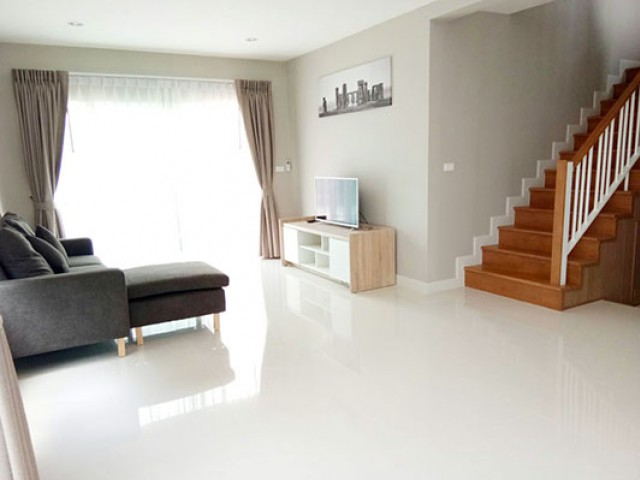 6A111516 ให้เช่าบ้านเดี่ยวสองชั้น 3 ห้องนอน 2 ห้องน้ำ ราคา 30,000 บาทต่อเดือน