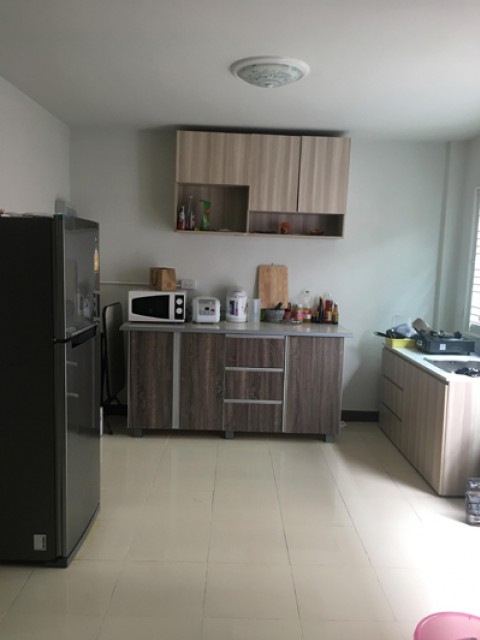 6A90844 ให้เช่าทาวน์เฮาส์ 2 ชั้น 3 ห้องนอน 2 ห้องน้ำ ราคาเช่าเดือนละ 15,000 บาท