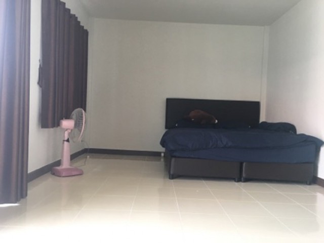 6A90844 ให้เช่าทาวน์เฮาส์ 2 ชั้น 3 ห้องนอน 2 ห้องน้ำ ราคาเช่าเดือนละ 15,000 บาท