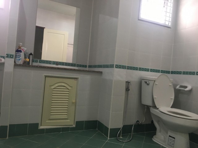 6A90844 ให้เช่าทาวน์เฮาส์ 2 ชั้น 3 ห้องนอน 2 ห้องน้ำ ราคาเช่าเดือนละ 15,000 บาท