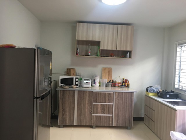 6A90844 ให้เช่าทาวน์เฮาส์ 2 ชั้น 3 ห้องนอน 2 ห้องน้ำ ราคาเช่าเดือนละ 15,000 บาท