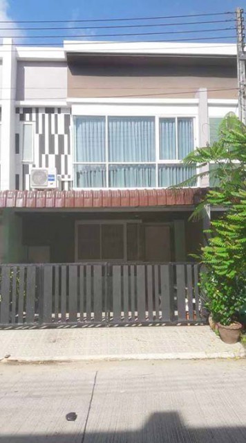 6A111543 ให้เช่าทาวน์เฮ้าส์สองชั้น 3 ห้องนอน 3 ห้องน้ำ พื้นที่ 22.5 ตรว.
