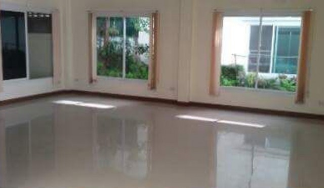 MT-0014 -ทาวน์เฮ้าส์ 2ชั้นให้เช่า 2ยูนิตติดกันมี 3 ห้องนอน 2 ห้องน้ำ 1 ห้องครัว