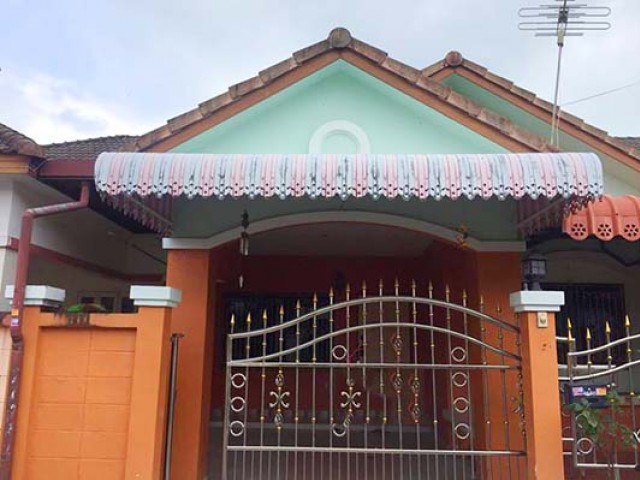 6A90862 ให้เช่าทาวน์เฮ้าส์สองชั้น 3 ห้องนอน 2 ห้องน้ำ พื้นที่ 35 ตรว.