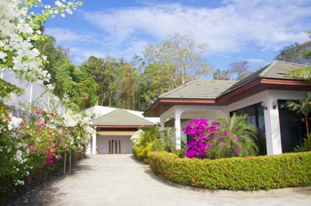 6A80417 ให้เช่าบ้านเดี่ยว สองชั้น Premium  4 ห้องนอน 4 ห้องน้ำ พื้นที่ 80 ตรว.