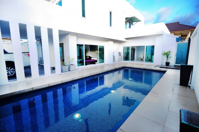 CL-0007 -โมเดิร์นพูลวิลล่าโซนฉลอง-ภูเก็ต ใกล้โรงเรียนนานาชาติ