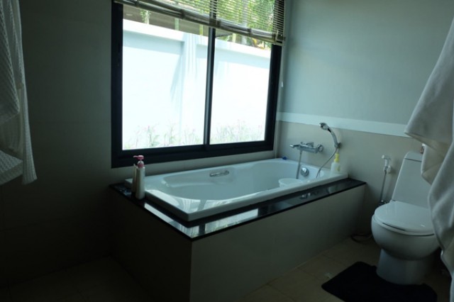 RW-0002 -พลูวิลล่าให้เช่าน่าอยู่ บรรยากาศดี มี 3 ห้องนอน 4 ห้องน้ำ