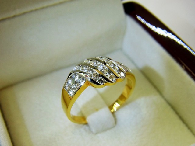 แหวนเพชรแท้ ห้างเพชรกาญจน์ มีหน้าร้าน