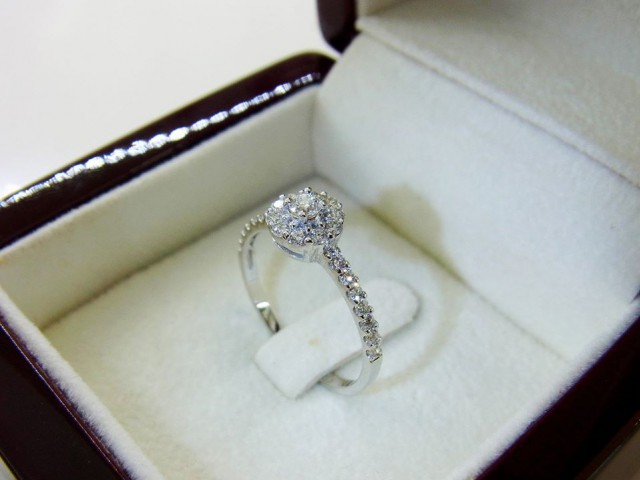 แหวนเพชร ห้างเพชรกาญจน์ ราคาส่ง