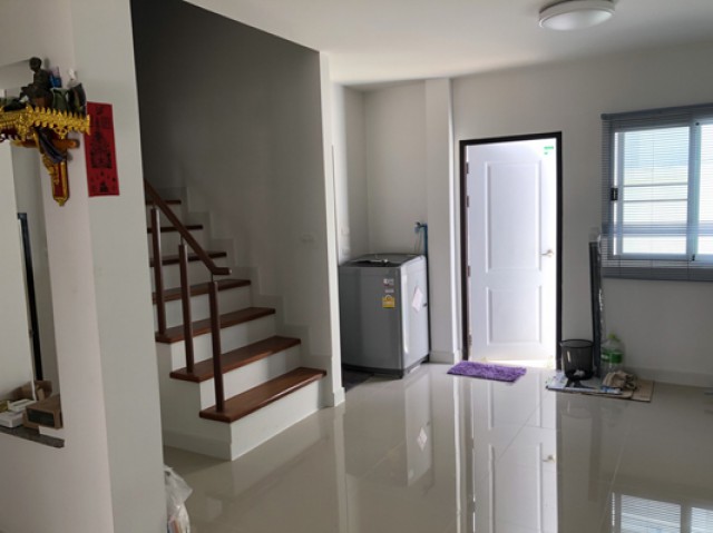 MT-0054 -ทาวน์เฮ้าส์ 2ชั้นให้เช่า มี 3 ห้องนอน 2 ห้องน้ำ 1 ห้องครัว 1 ที่จอดรถ