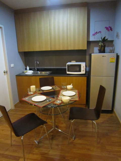 6A90927 ให้เช่าคอนโดย่านเศรษฐกิจ วิวสนามกอล์ฟ เฟอร์นิเจอร์ครบ เดือนละ 10,000 บ.