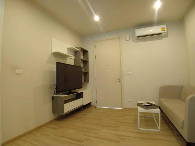 6A101226 ให้เช่าคอนโดย่านเศรษฐกิจ วิวสระ เฟอร์นิเจอร์ครบครัน