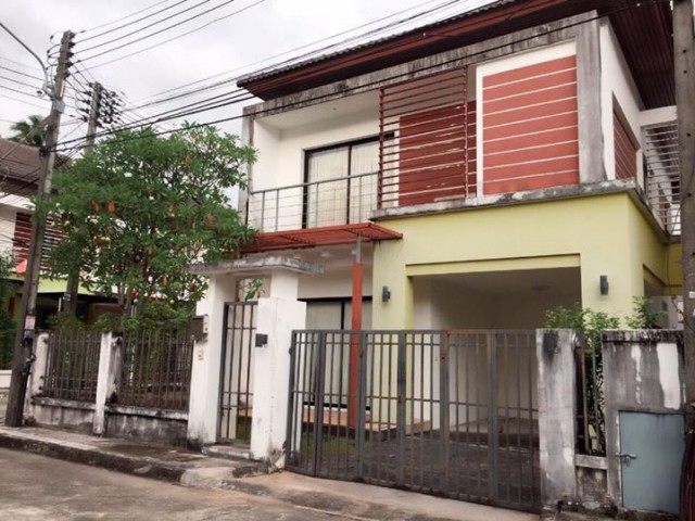 6C110335 ขายบ้านแฝดสไตล์บ้านเดี่ยว 2 ชั้น 3 ห้องนอน 3 ห้องน้ำ 3.9 ล้านบาท.