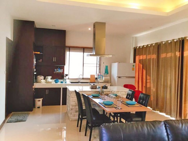 6A80443 ให้เช่าบ้านหรูพร้อมสระว่ายน้ำส่วนตัว เฟอร์นิเจอร์ครบน่าอยู่.