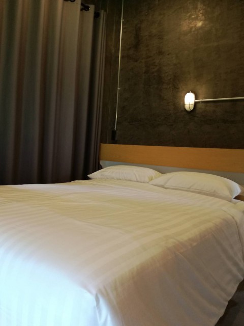 6A120505 ให้เช่าบ้านแฝดชั้นเดียวด้วยการตกแต่งสไตล์ลอฟท์ บรรยากาศดีเป็นธรรมชาติ