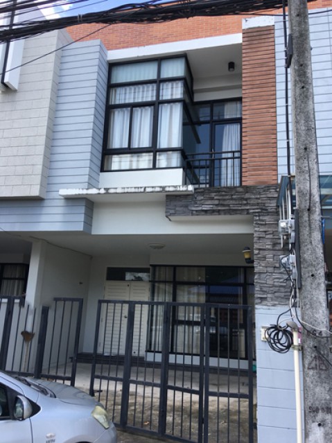 KT-0063 -ทาวน์เฮ้าส์ 2ชั้นให้เช่า มี 3 ห้องนอน 3 ห้องน้ำ 1 ห้องครัว