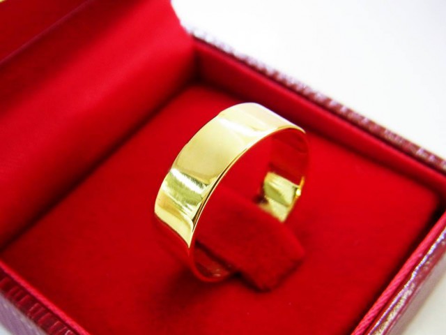 แหวนทอง18k ห้างเพชรกาญจน์ มีหน้าร้าน