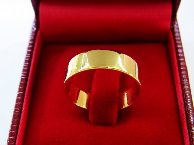 แหวนทอง18k ห้างเพชรกาญจน์ มีหน้าร้าน