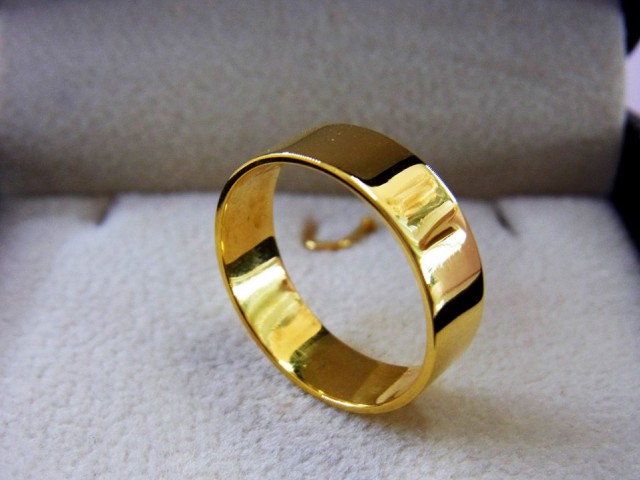 แหวนทอง18k ห้างเพชรกาญจน์ มีหน้าร้าน