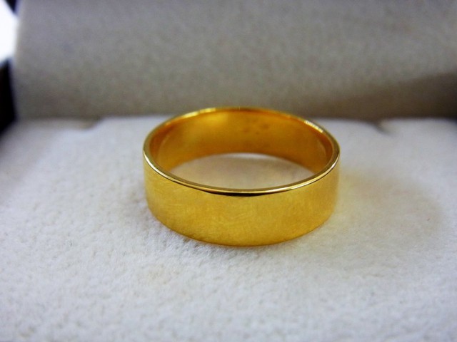 แหวนทอง18k ห้างเพชรกาญจน์ มีหน้าร้าน