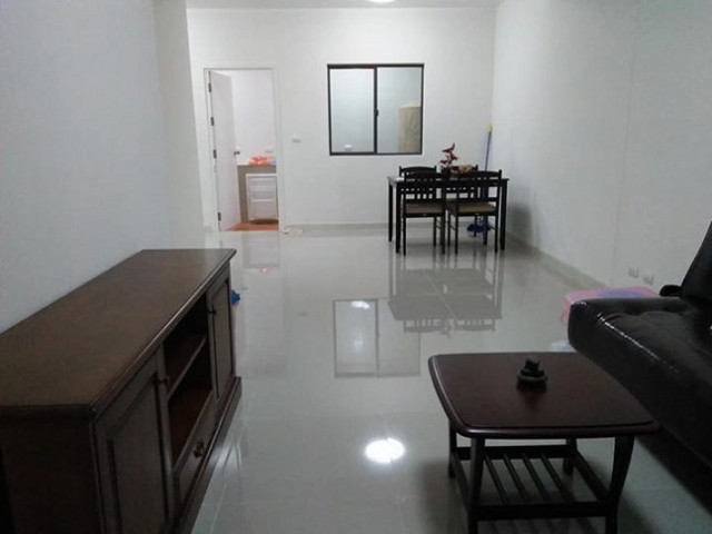 6A111671 ให้เช่าทาวน์เฮ้าส์ 2 ชั้น 3 ห้องนอน 2 ห้องน้ำ พื้นที่ 22 ตรว.